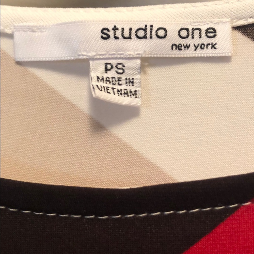 Studio One Pattern Dress - Picture 2 of 5